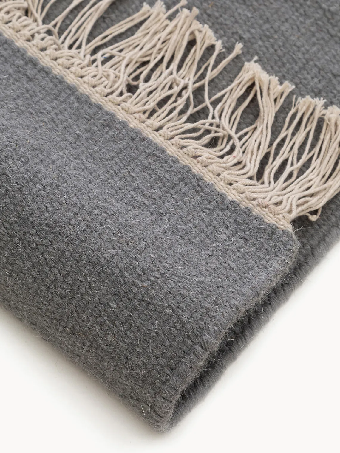 Rectangular|Alfombras Rectangulares>benuta Alfombra artesanal de lana con flecos Liv Gris oscuro