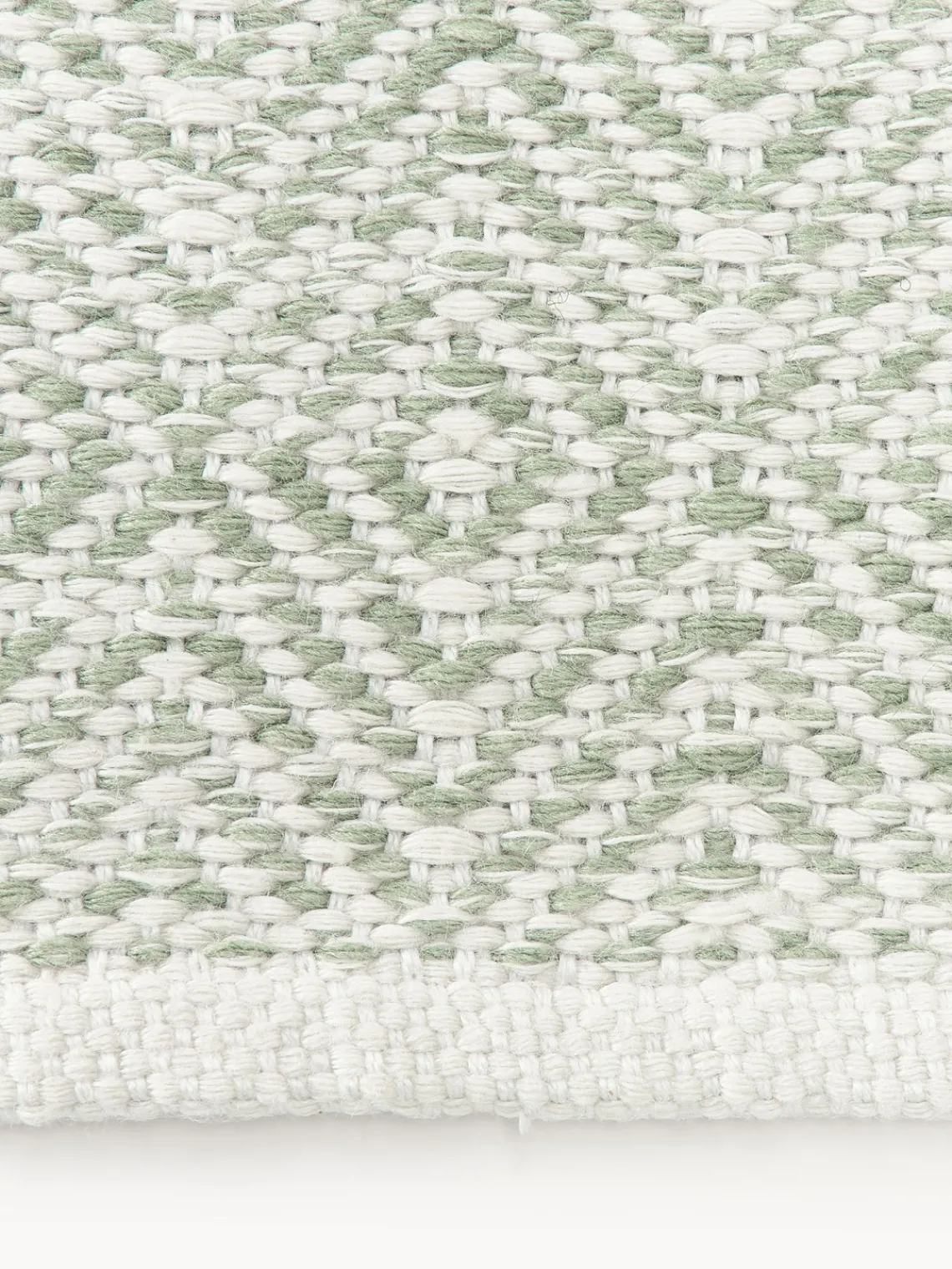 Alfombras De Exterior|Alfombras De Exterior>Westwing Collection Alfombra artesanal exterior con estampado de rombos vintage Rika Verde salvia, blanco Off White