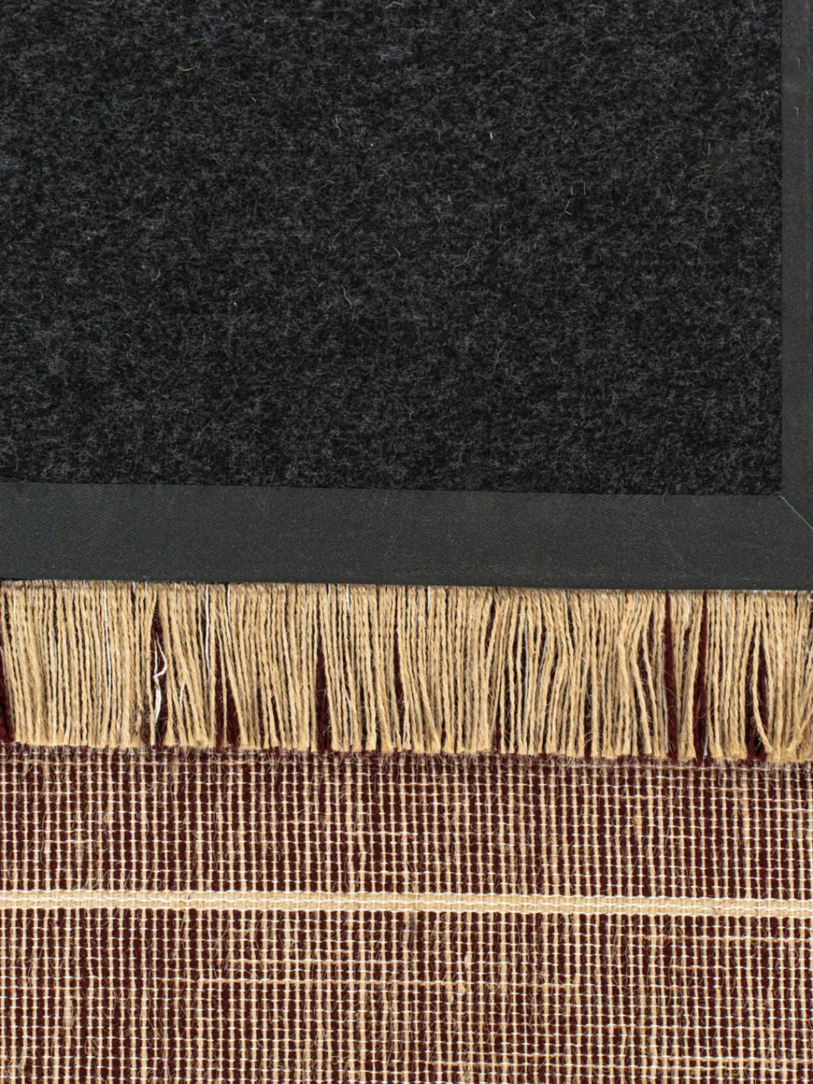 Alfombras De Pasillo|Alfombras De Pasillo>Louis de Poortere Alfombra corredor de pelo corto con flecos de diseño Folkform Monochrome Turrón, rojo vino, beige claro