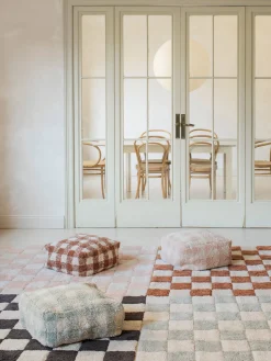 Decoración Infantil|Alfombras Infantiles></noscript>Lorena Canals Alfombra infantil lavable Kitchen Tiles, tamaños diferentes Rosa claro, blanco Off White