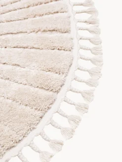 Decoración Infantil|Alfombras Infantiles></noscript>benuta Alfombra infantil redonda texturizada con borlas Momo Blanco Off White, beige claro, negroLas alfombras de pelo largo pueden parecer más claras o más oscuras dependiendo de la luz y la dirección en que se encuentren.
