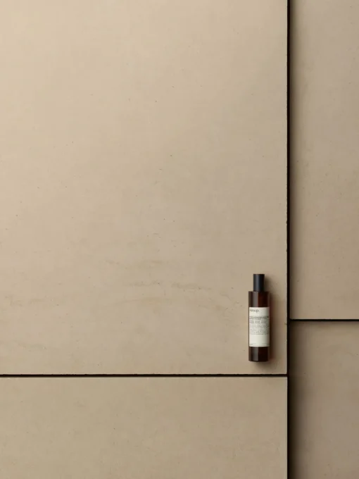 Ambientadores|Jarrones>Aesop Ambientador en spray Cythera (madera, opulento, especiado) Amaderado, opulento, especiado