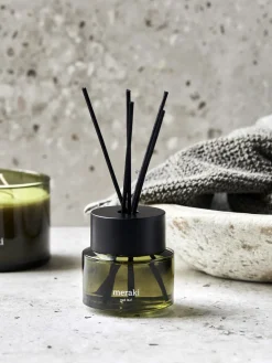 Ambientadores|Jarrones>Meraki Ambientador Oud Leaf (rosa, madera de cedro, jazmín, iris & lirio de los valles) Rosa, madera de cedro, jazmín, iris y lirio de los valles