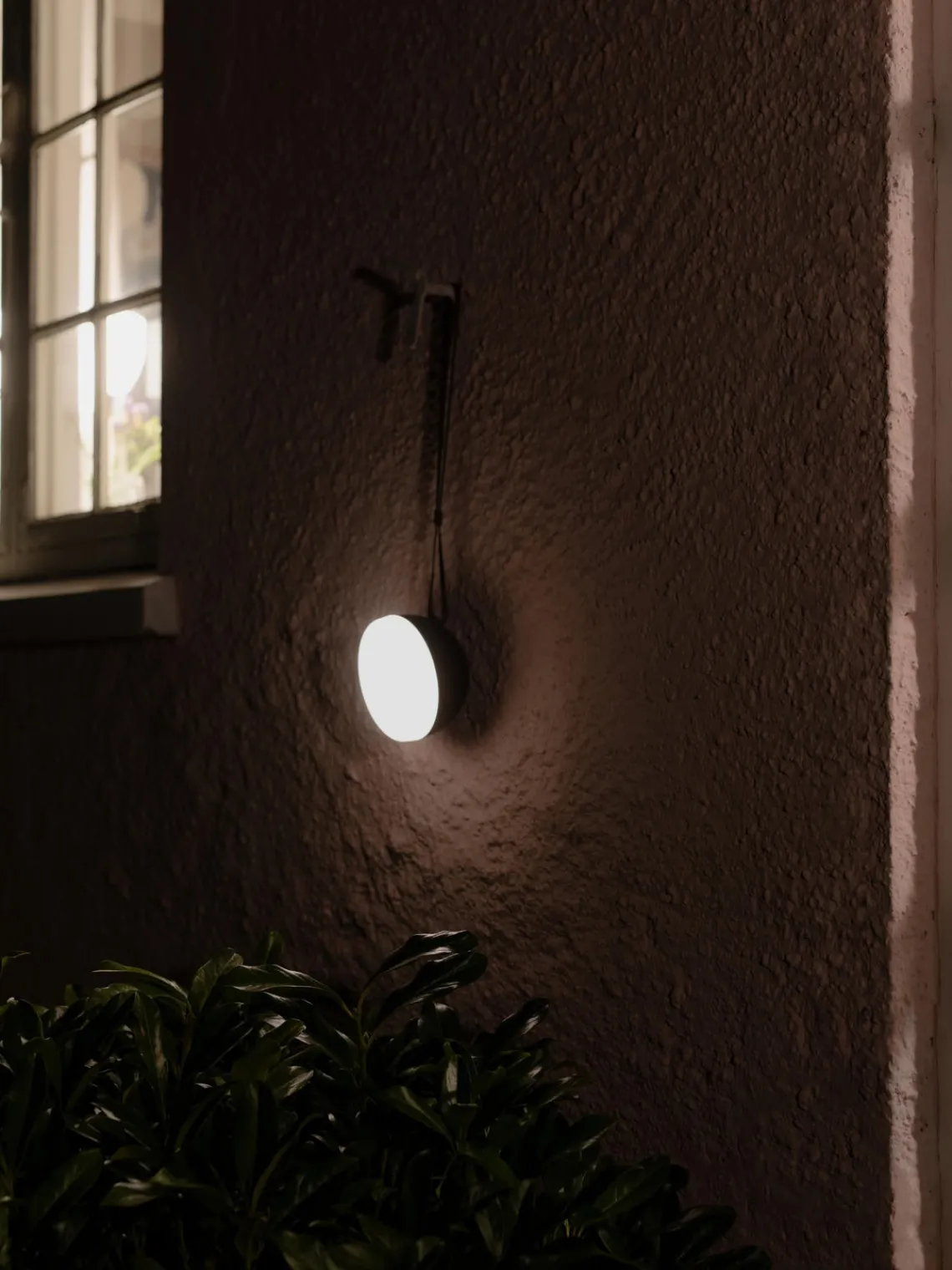 Lámparas De Techo|Iluminación Exterior>New Works Aplique regulable Sphere, portátil Marrón oscuro, blanco