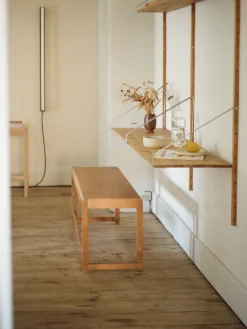 Bancos|Bancos></noscript>FRAMA Banco de madera de abedul 01 Madera de abedul lacada