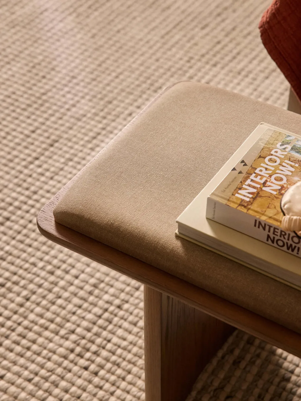 Clearance Banco de madera de roble con cojín de asiento Chandler Bancos|Bancos