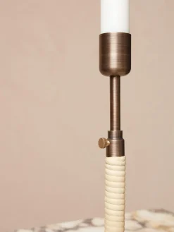 Candelabros|Jarrones></noscript>Audo Copenhagen Candelabro regulable en altura Duca