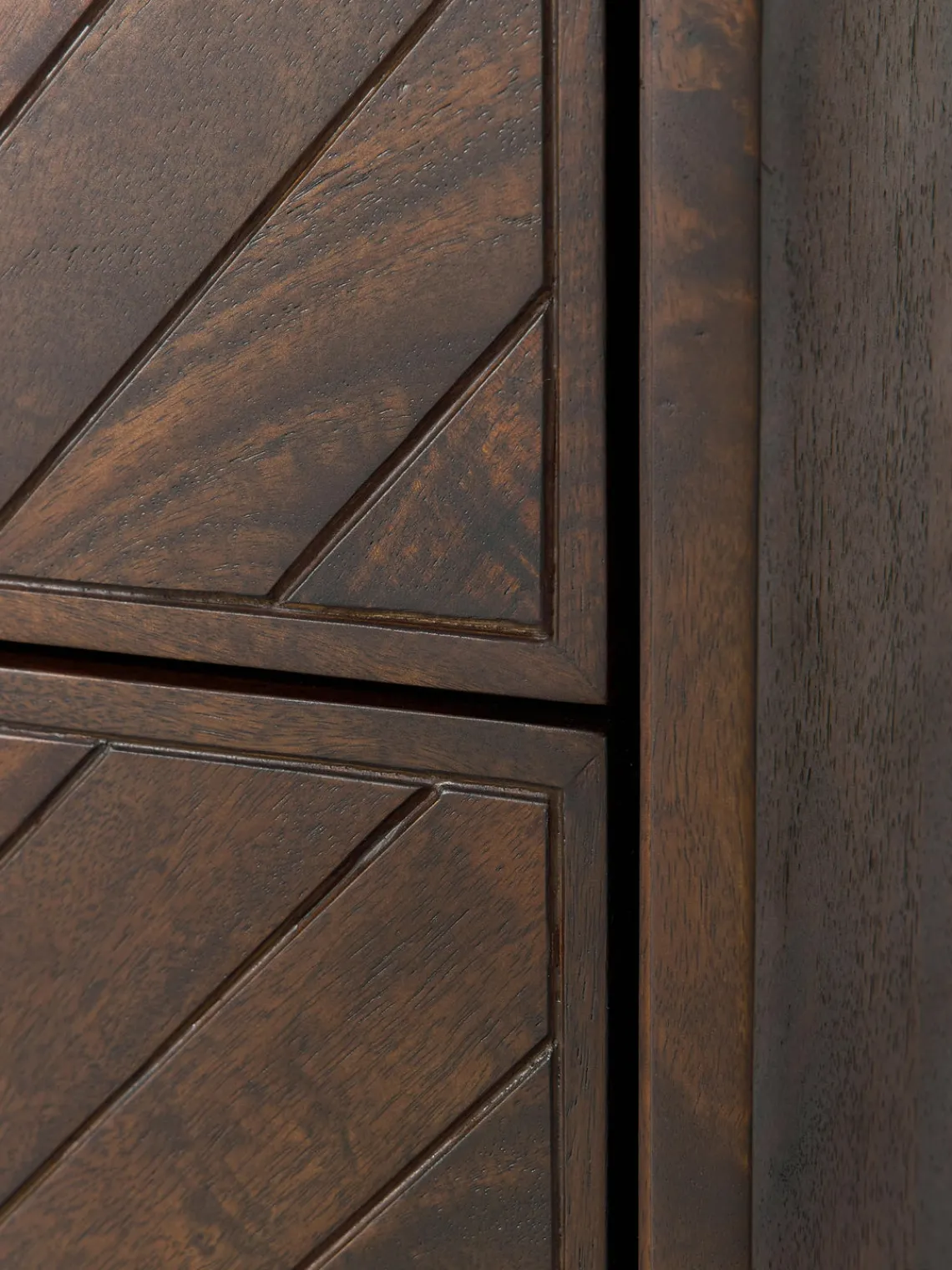 Cómodas|Cómodas>Westwing Collection Cómoda de madera de mango con diseño espiga Luca Madera de mango, dorado