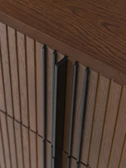 Cómodas|Cómodas></noscript>Westwing Collection Cómoda de madera Ross Madera de roble lacada en marrón oscuro