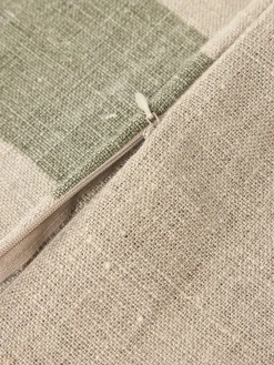 Cojines Decorativos|Cojines Decorativos></noscript>Ferm Living Cojín de lino artesanal Oleo Verde salvia, beige claro