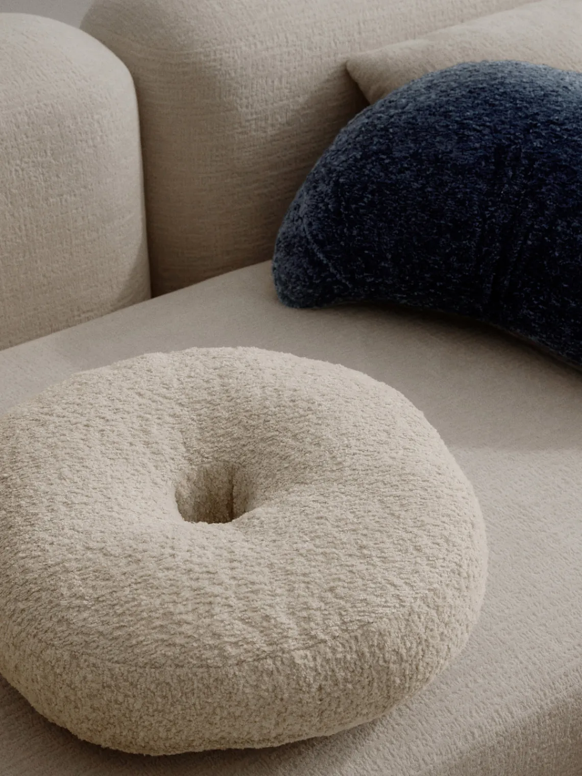 Cojín en forma de donut en tejido bouclé Jack Cojines Decorativos|Mantas
