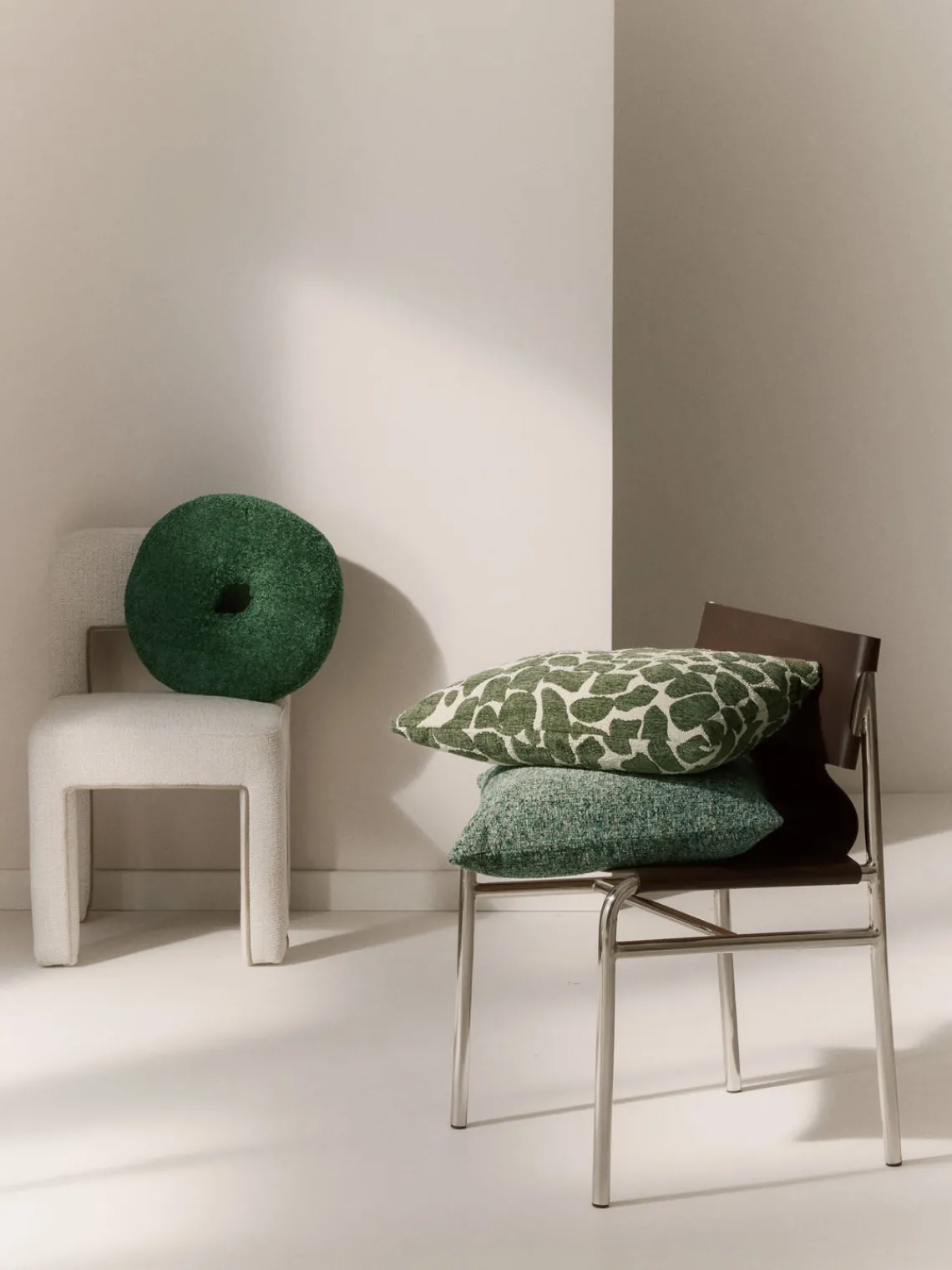 Cojines Decorativos|Mantas>Westwing Collection Cojín en forma de donut en tejido bouclé Jack Verde oscuro