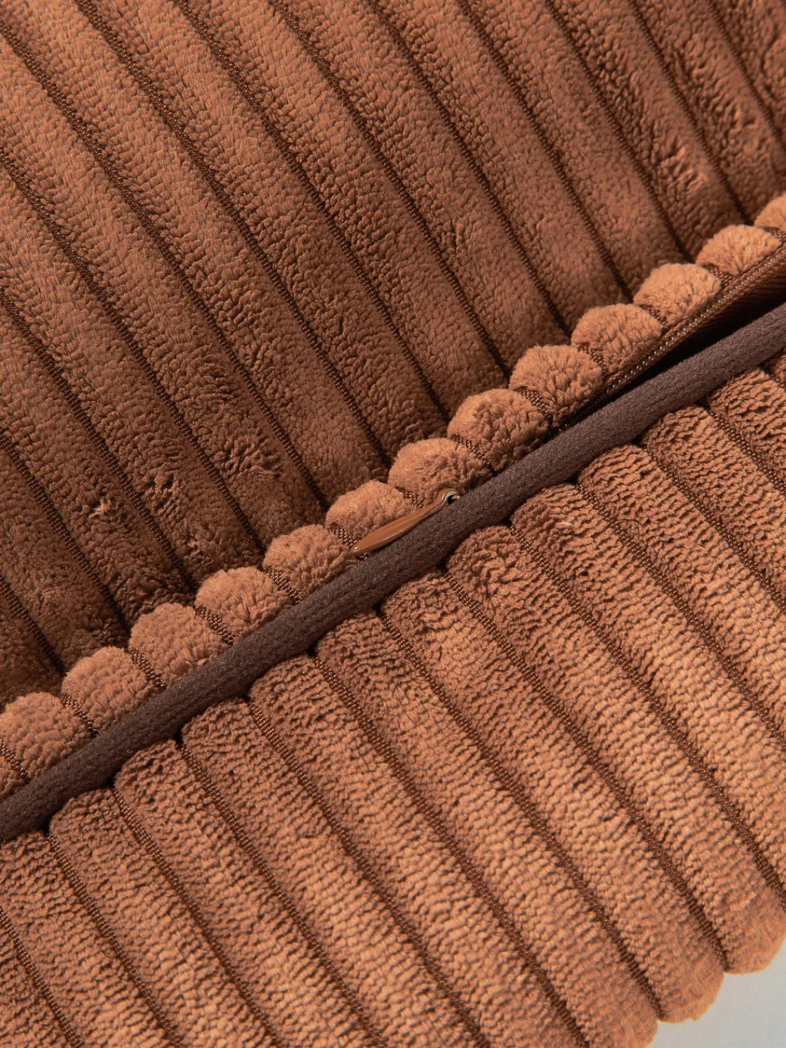 New Cojín grande de pana Kylen Mantas|Cojines Decorativos