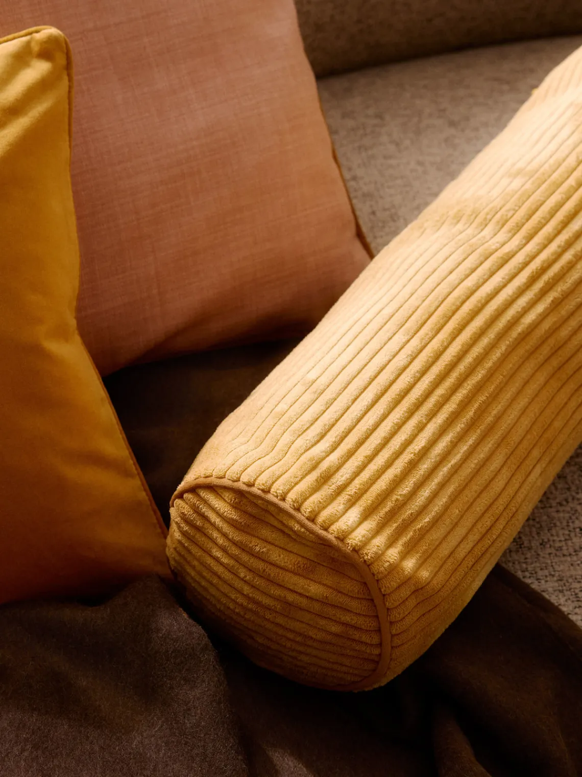 Mantas|Cojines Decorativos>Westwing Collection Cojín rulo de pana Kylen Naranja