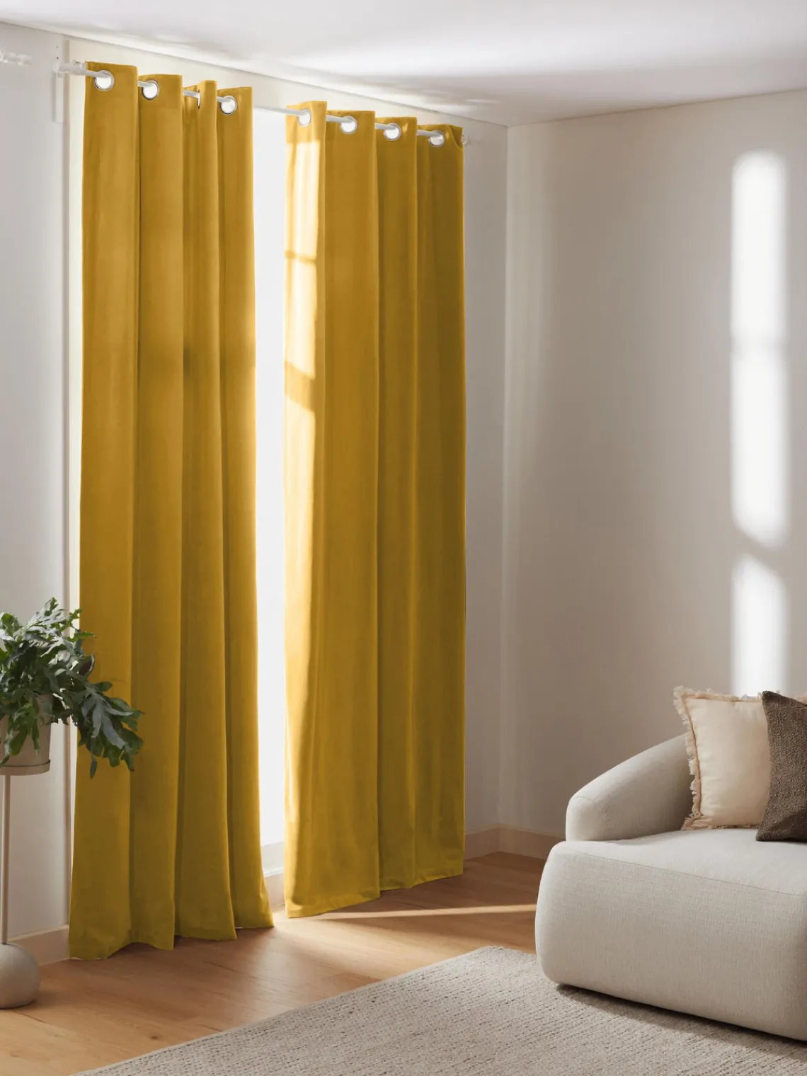 Cortinas Y Visillos|Mantas>Westwing Collection Cortinas oscurecedoras de terciopelo con ojales Rush, 2 uds. Amarillo