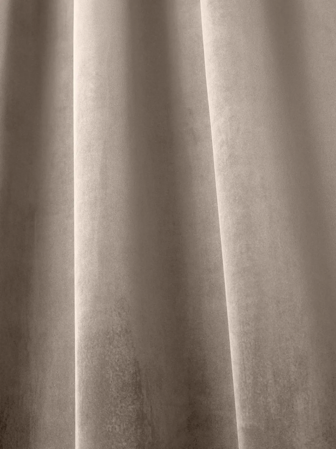 Cortinas Y Visillos|Mantas>Westwing Collection Cortinas oscurecedoras de terciopelo con ojales Rush, 2 uds. Taupe