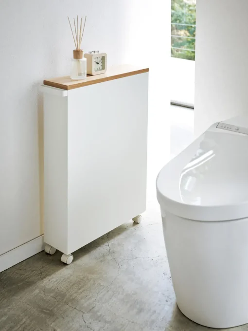 Armarios De Baño|Estanterías De Baño>Yamazaki Estantería de baño con ruedas Tower Estructura: blancoTablero: madera claraRuedas: negro