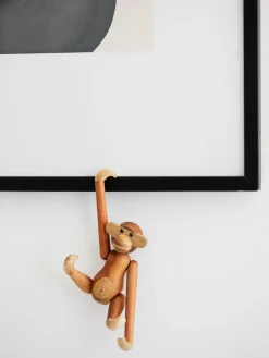 Jarrones|Figuras Decorativas></noscript>KAY BOJESEN Figura decorativa de madera de teca artesanal Monkey, 10 cm
