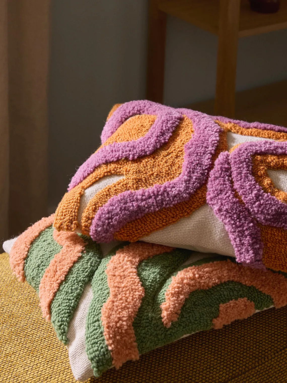 Mantas|Cojines Decorativos>Westwing Collection Funda de cojín artesanal con tejido capitoné Jiri Lila, naranja