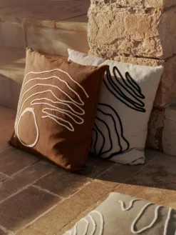 Cojines Decorativos|Mantas>Ferm Living Funda de cojín artesanal de algodón ecológico Jot Marrón, blanco