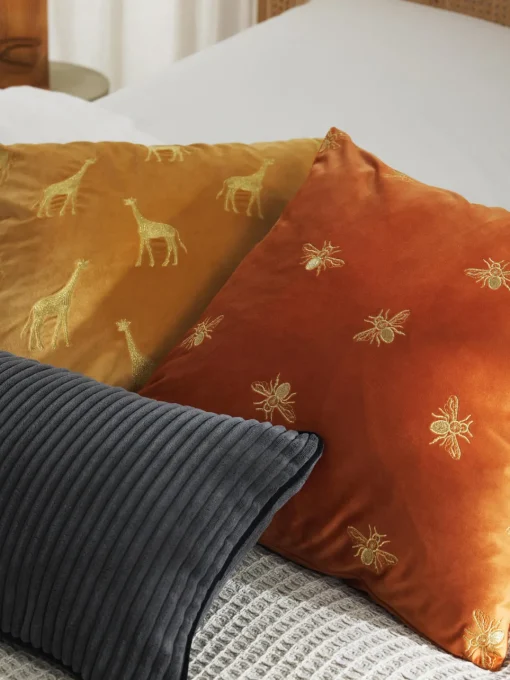 Best Funda de cojín bordada de terciopelo Nora Mantas|Cojines Decorativos