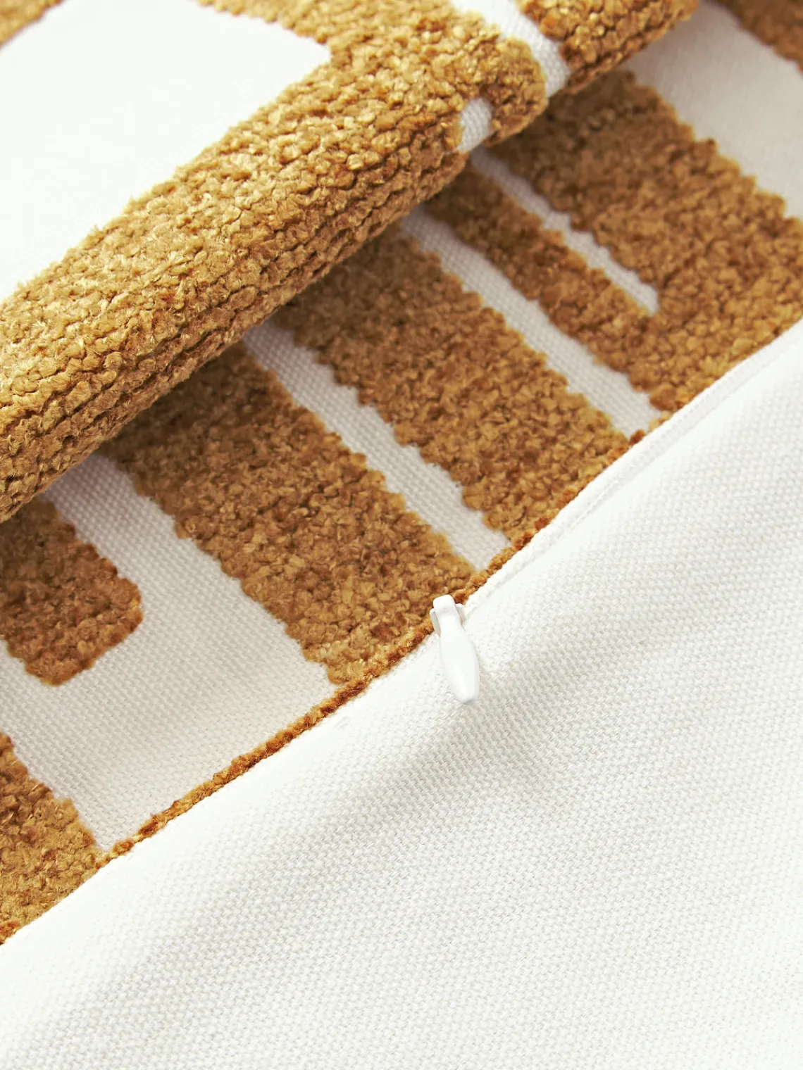 Mantas|Cojines Decorativos>Westwing Collection Funda de cojín bordada de chenilla Fran Amarillo mostaza, blanco Off White