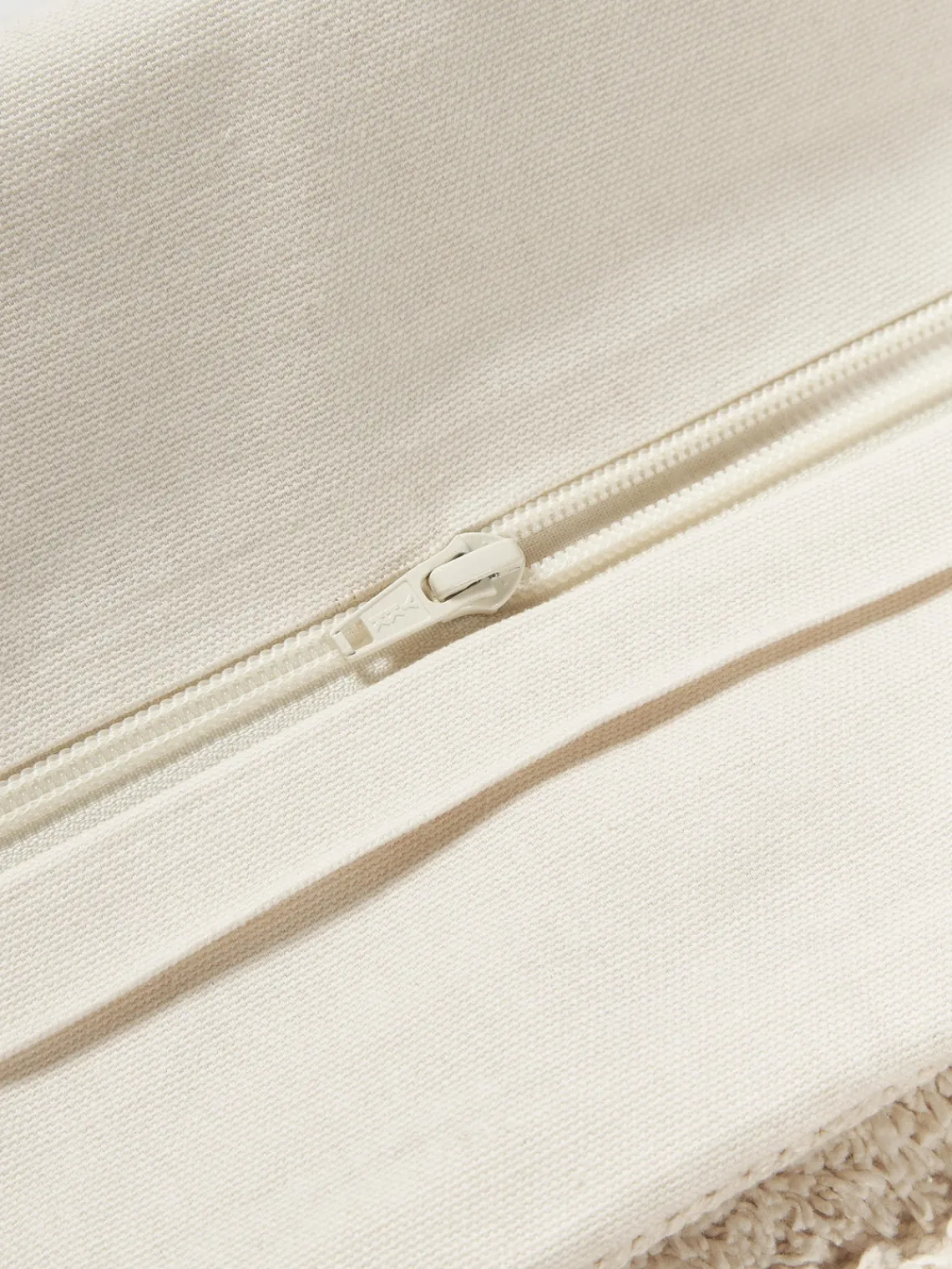 Hot Funda de cojín con adornos empenachados Yara Mantas|Cojines Decorativos