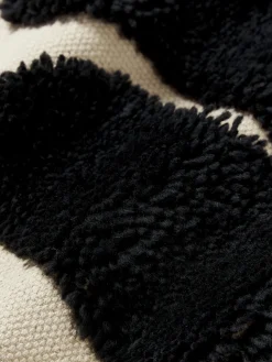 Cojines Decorativos|Mantas></noscript>Westwing Collection Funda de cojín con estampado abstracto Flick Negro, blanco crema