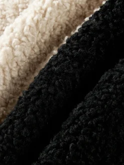 Cojines Decorativos|Mantas></noscript>Westwing Collection Funda de cojín de borreguillo Mateo Beige claro, negro