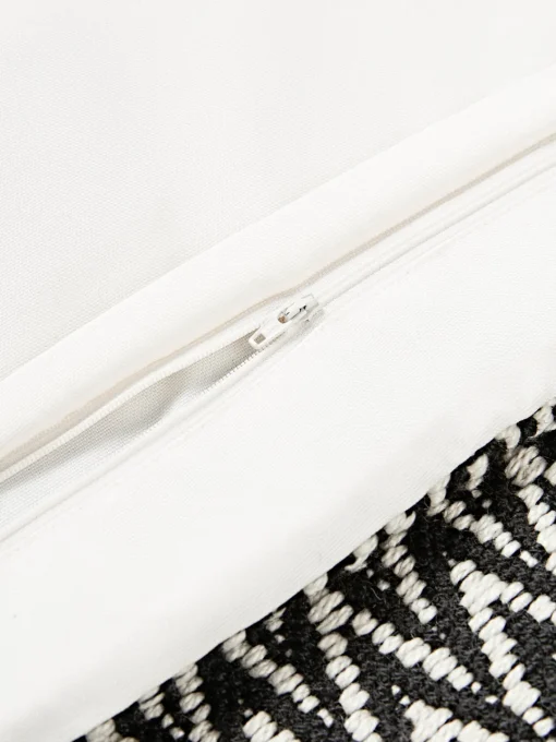 Cojines De Exterior|Cojines Decorativos>Westwing Collection Funda de cojín de exterior con tejido estampado y flecos Suria Negro, blanco Off White