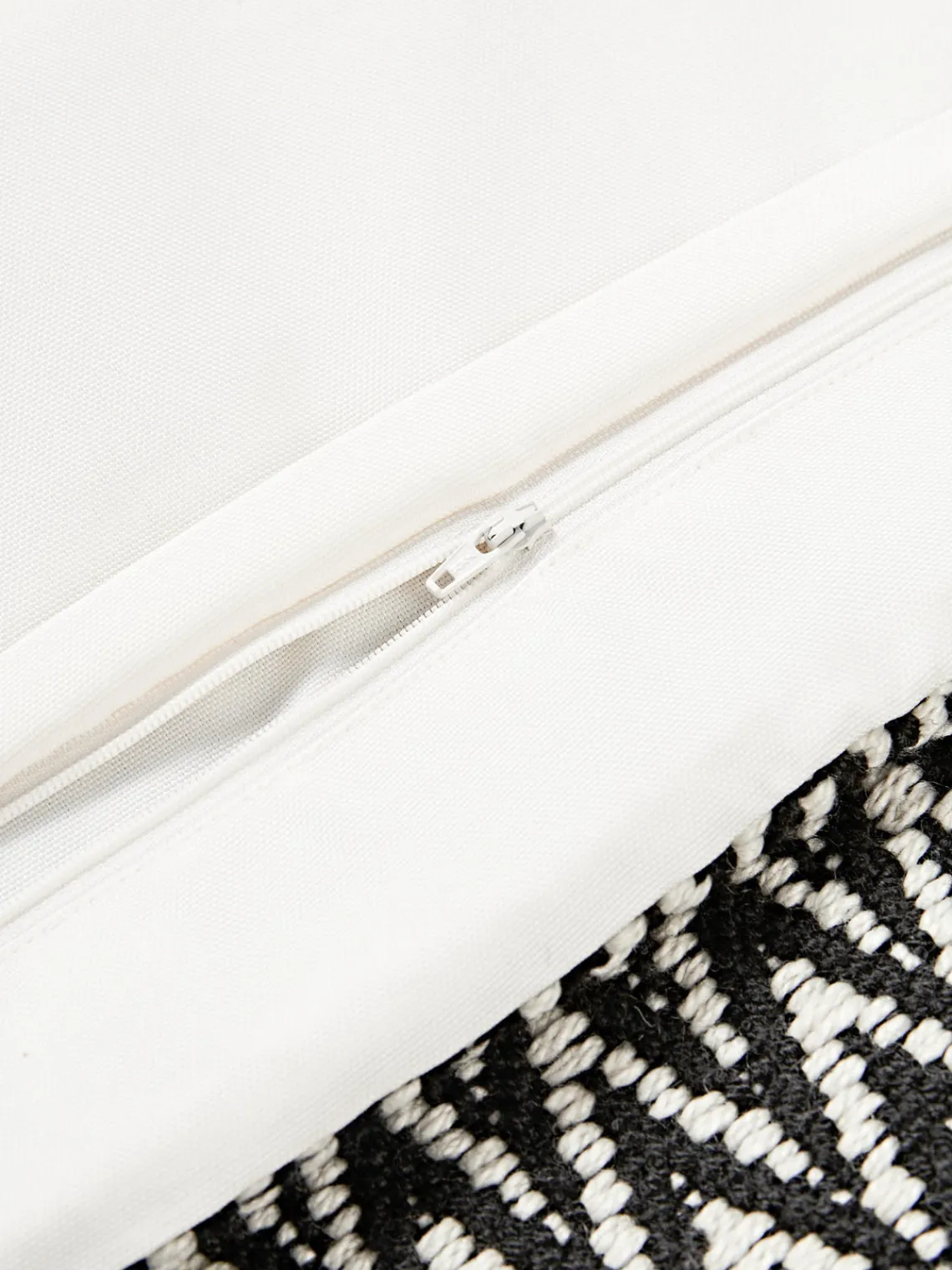 Sale Funda de cojín de exterior con tejido estampado y flecos Suria Cojines De Exterior|Cojines Decorativos