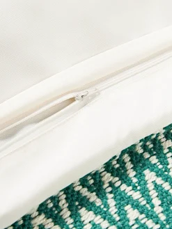 Mantas|Cojines De Exterior></noscript>Westwing Collection Funda de cojín de exterior con tejido estampado y flecos Suria Verde turquesa, blanco Off White