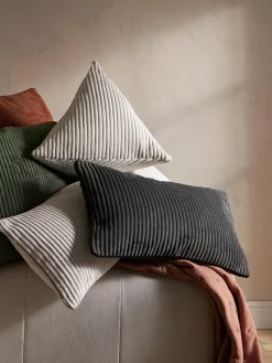 Mantas|Cojines Decorativos>Westwing Collection Funda de cojín de pana Kylen Verde oliva, verde oscuro