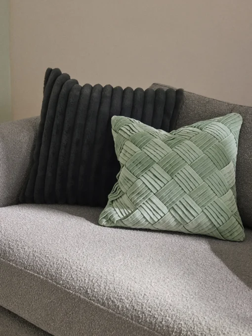 Cojines Decorativos|Mantas>Westwing Collection Funda de cojín de piel sintética Lovey Gris oscuro