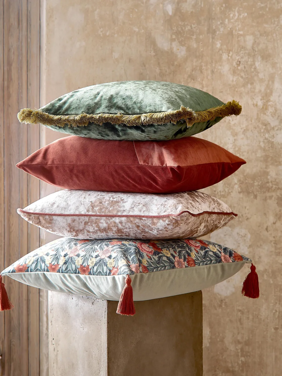 Mantas|Cojines Decorativos>Westwing Collection Funda de cojín de terciopelo con flecos Cyrus