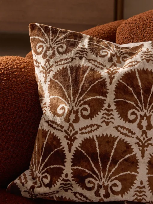 Cojines Decorativos|Mantas>Westwing Collection Funda de cojín de viscosa estampada en tejido jacquard Hazel Estampado étnico marrón