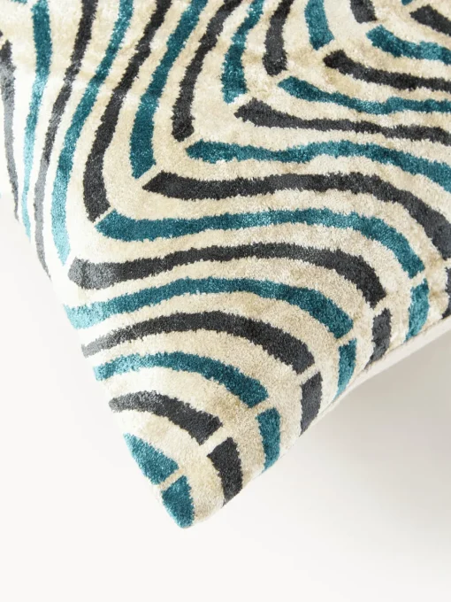 Cojines Decorativos|Mantas>Westwing Collection Funda de cojín de viscosa estampada en tejido jacquard Hayden Azul petróleo con rayas finas