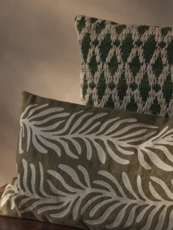 Mantas|Cojines De Exterior></noscript>Westwing Collection Funda de cojín para exterior con adorno decorativo Aryna Verde oliva, beige claro