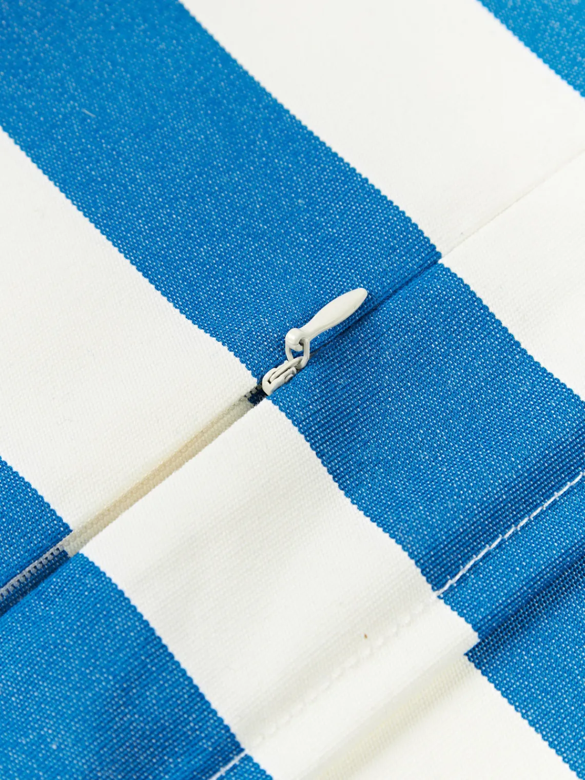 Mantas|Cojines De Exterior>Westwing Collection Funda de cojín para exterior Cosby Blanco, azul