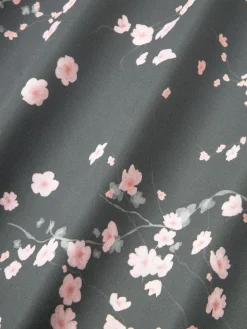 Fundas Nórdicas|Mantas></noscript>Westwing Collection Funda nórdica de satén con estampado floral Sakura Gris oscuro, rosa claro, blanco