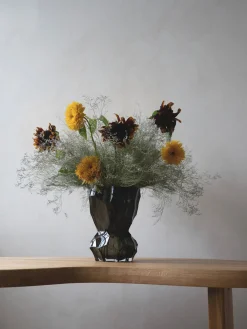 Jarrones|Jarrones></noscript>Hein Studio Jarrón de vidrio soplado Reflection, 30 cm Marrón oscuro