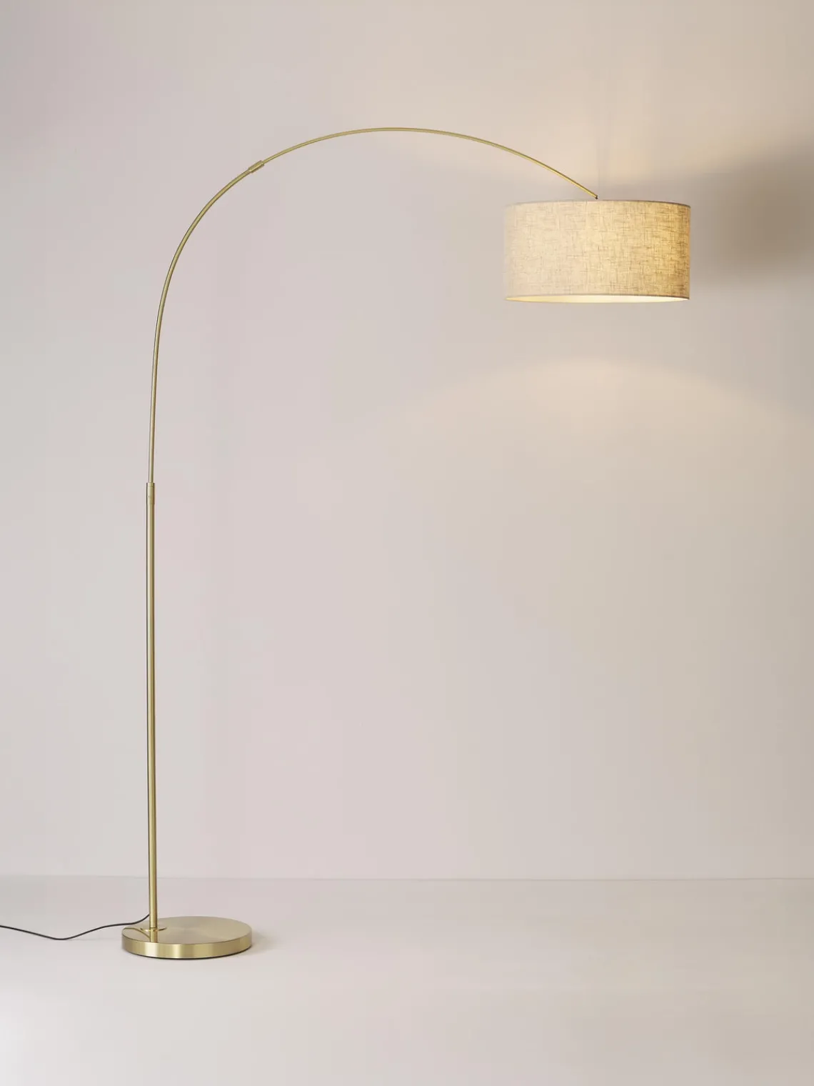 Lámparas De Pie|Lámparas De Techo>Westwing Collection Lámpara arco grande Niels Beige claro, dorado