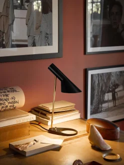 Lámparas De Mesa|Lámparas De Techo></noscript>Louis Poulsen Lámpara de mesa AJ Negro, latón