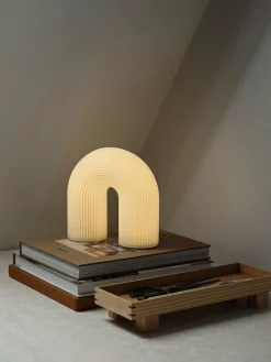 Lámparas De Mesa|Lámparas De Techo>Ferm Living Lámpara de mesa LED regulable con estructura estriada Vuelta, tamaños diferentes