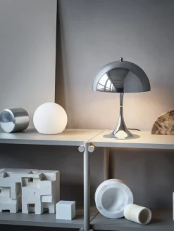 Lámparas De Mesa|Lámparas De Techo></noscript>Louis Poulsen Lámpara de mesa LED regulable con temporizador Panthella, 34 cm Acero plateado