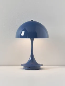Lámparas De Mesa|Lámparas De Techo></noscript>Louis Poulsen Lámpara de mesa LED regulable Panthella de diseño Verner Panton, 24 cm, portátil Plástico azul