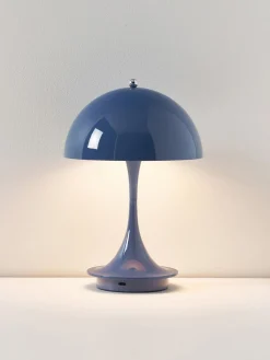 Lámparas De Mesa|Lámparas De Techo></noscript>Louis Poulsen Lámpara de mesa LED regulable Panthella de diseño Verner Panton, 24 cm, portátil Plástico azul