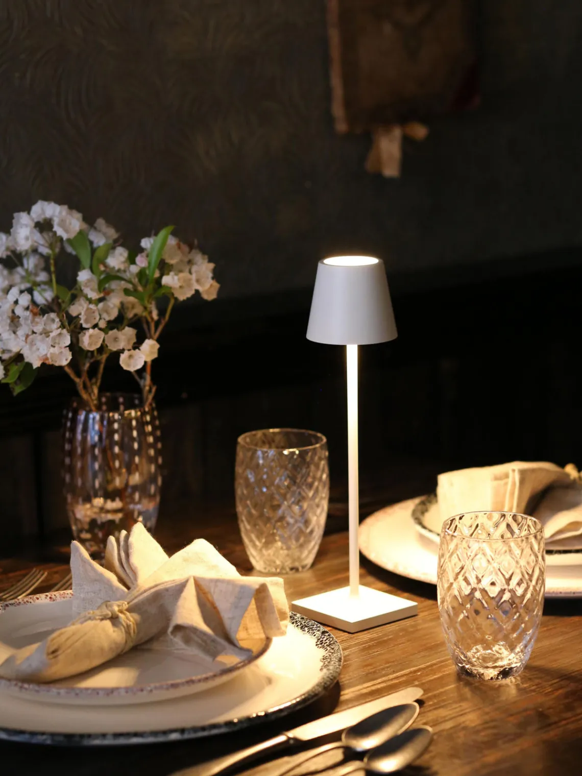 Lámparas De Mesa De Exterior|Lámparas De Techo>Zafferano Lámpara de mesa LED regulable Poldina, portátil Blanco mate