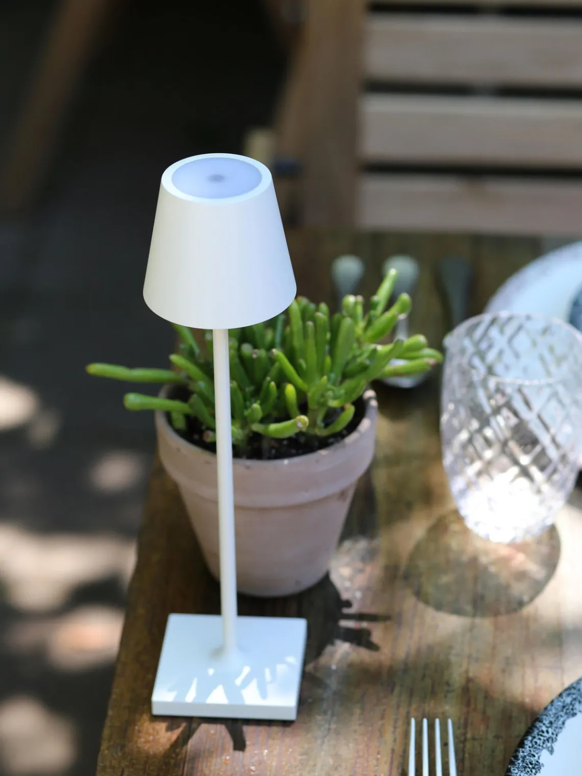 Lámparas De Mesa De Exterior|Lámparas De Techo>Zafferano Lámpara de mesa LED regulable Poldina, portátil Blanco mate