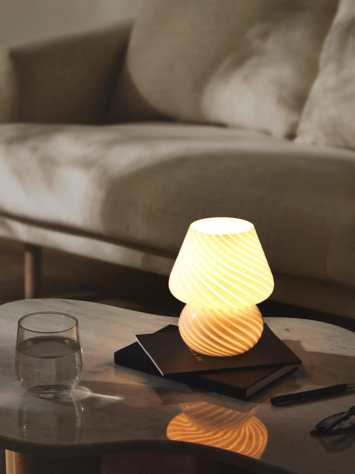 Lámparas De Mesa|Lámparas De Techo>Westwing Collection Lámpara de mesa pequeña de vidrio opalino Lareina